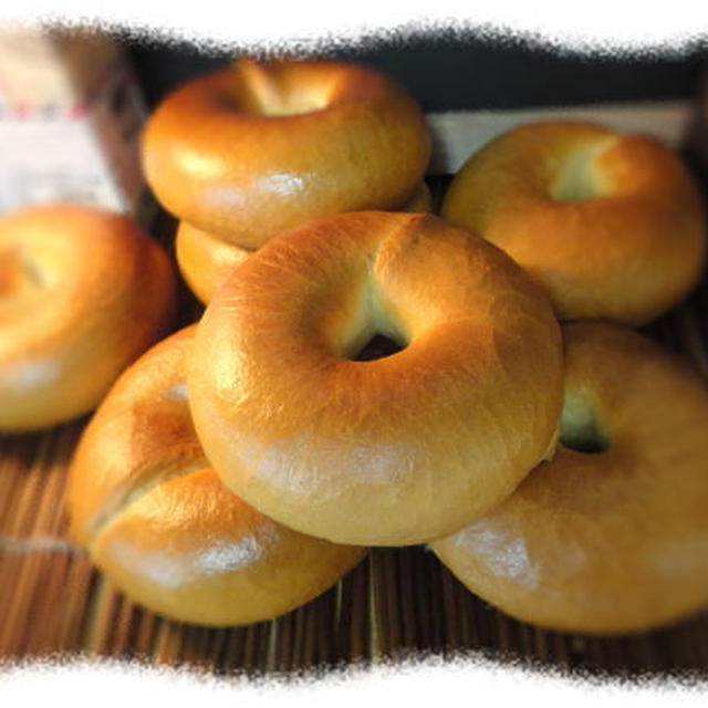ベーグルとバゲット生地でおかずパン