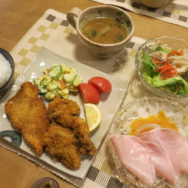 白身魚＆牡蠣フライの晩ご飯　と　公民館の”蝋梅”　の花♪