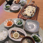 なすとトマトそぼろのチーズ焼き