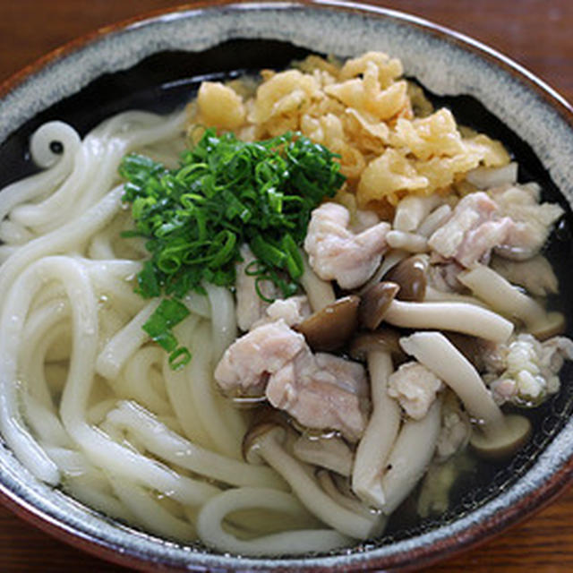 朝ごはんに「しめじせせりうどん」
