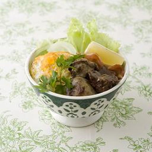 レバーもお野菜もたっぷりとれちゃう！リヨン風サラダ丼