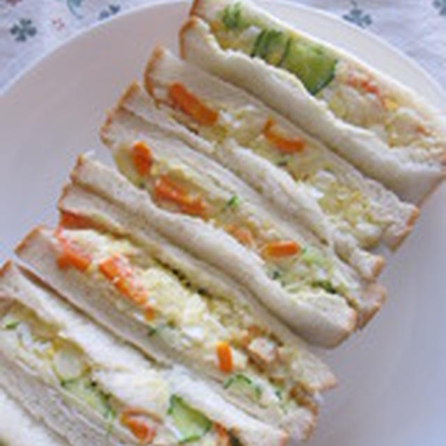 「たまごポテトサラダのサンド」