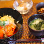 サーモンとエビと玉子の三色丼