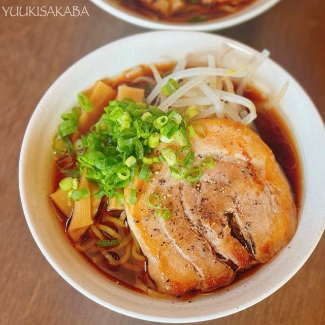 一週間のスタートに朝ラーをバシッと決める朝♪二郎系チャーシューは柔らかほろっとうまい、おすすめ品