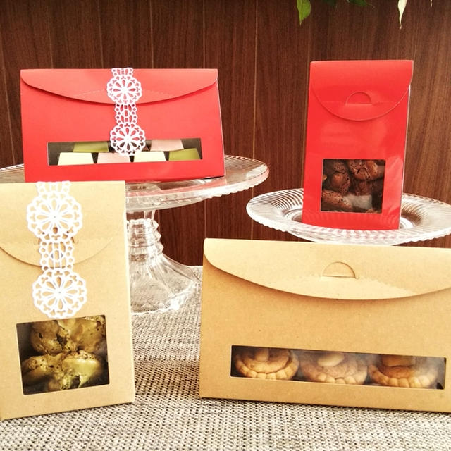 ピーナッツ菓子&チロル風チョコレート《お菓子の直入れOK　小さな窓付きギフトBOX》