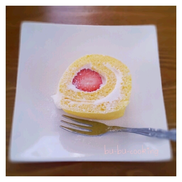 いちごのロールケーキ