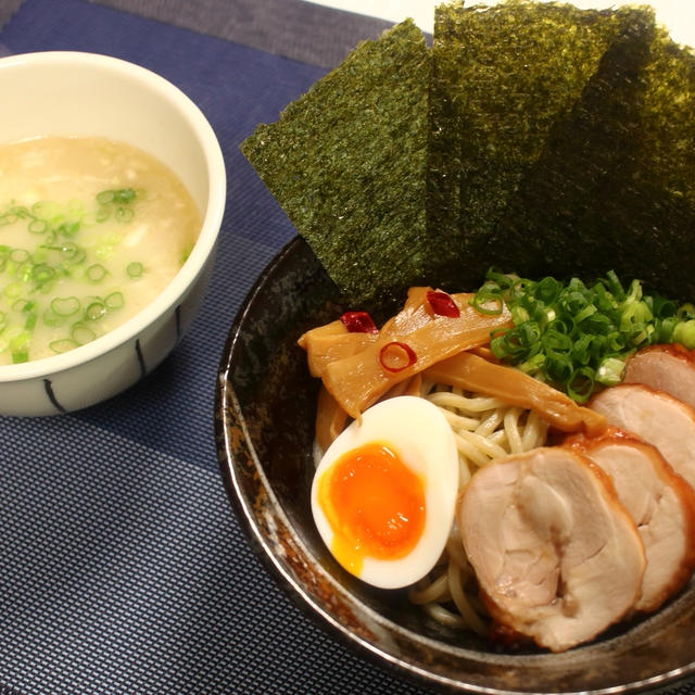 濃厚！鶏白湯つけ麺♪　～全粒粉入りの極太麺で！～