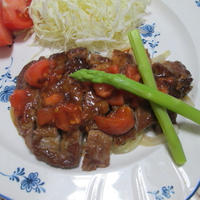 スパイスにトマトの酸味が◎ ポークステーキ