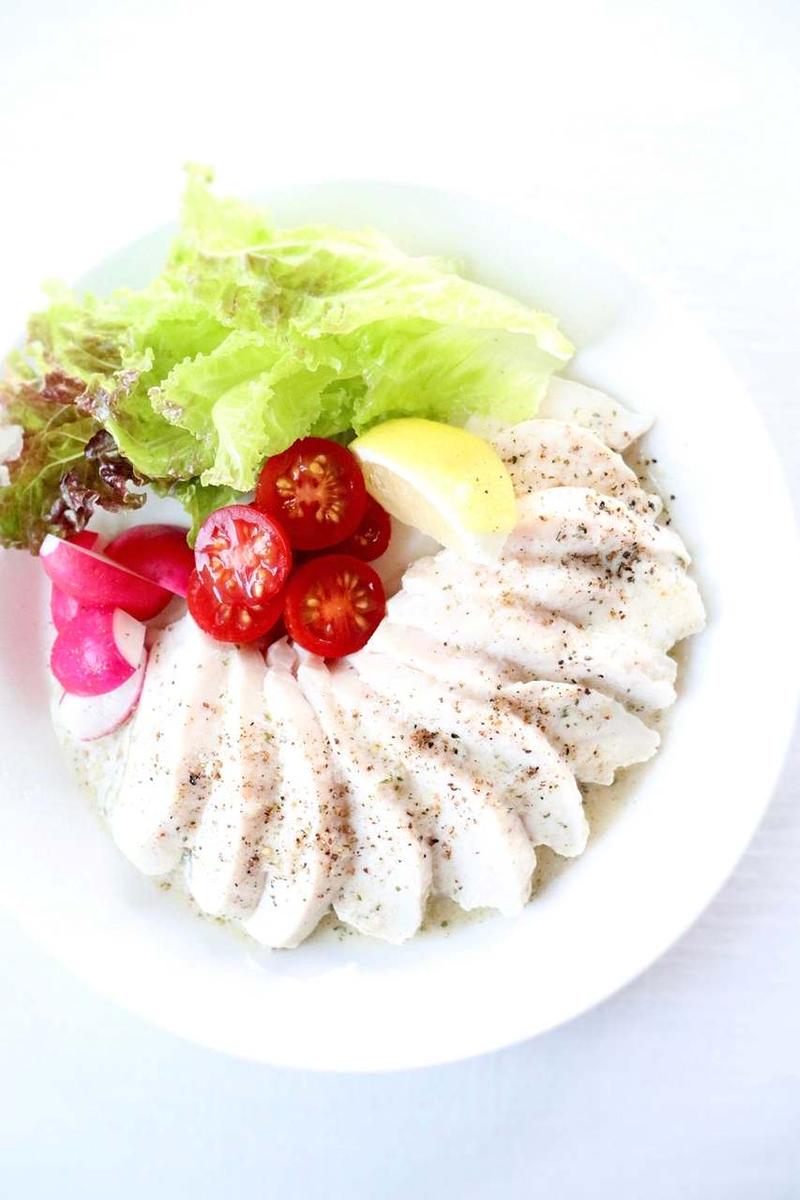 簡単にとっても美味しい！【ヨーグルトサラダチキン】
