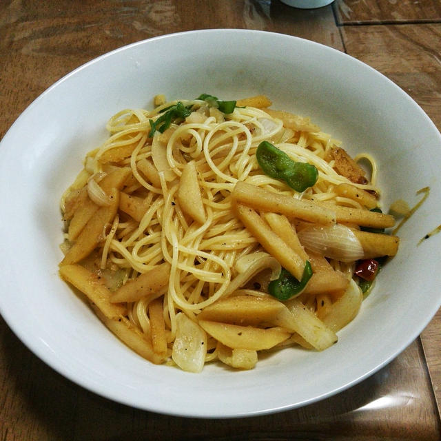 ジャガイモのカレー炒めのパスタです。