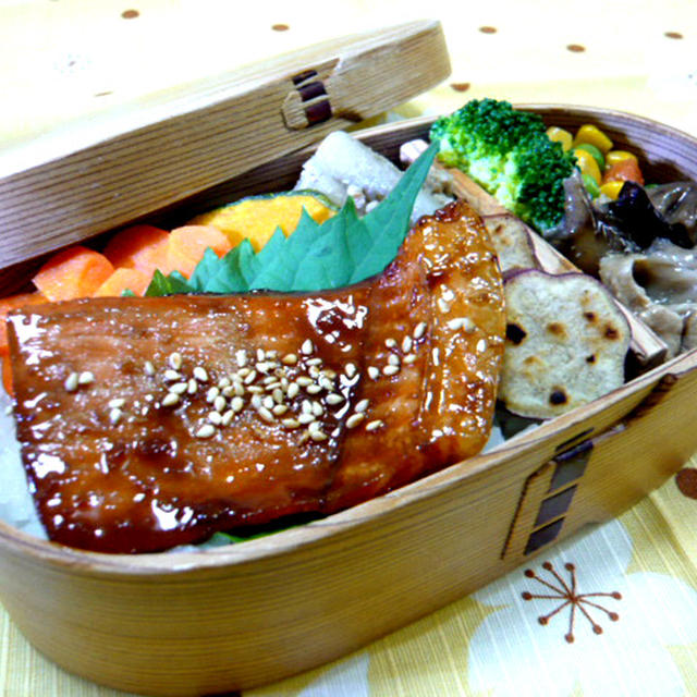 秋の鮭弁☆+゜