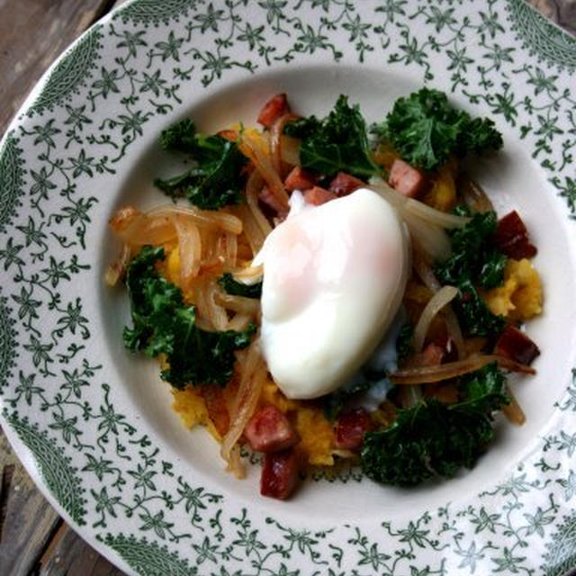 Poached Egg on Kale and Sausageケールとソーセージとポーチドエッグ