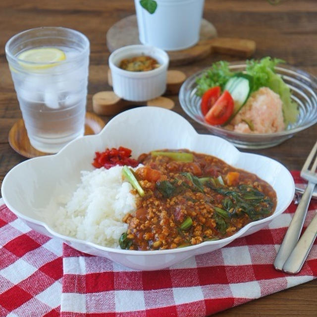 思い立ったらすぐできる、トマトと小松菜のビタミンカレー