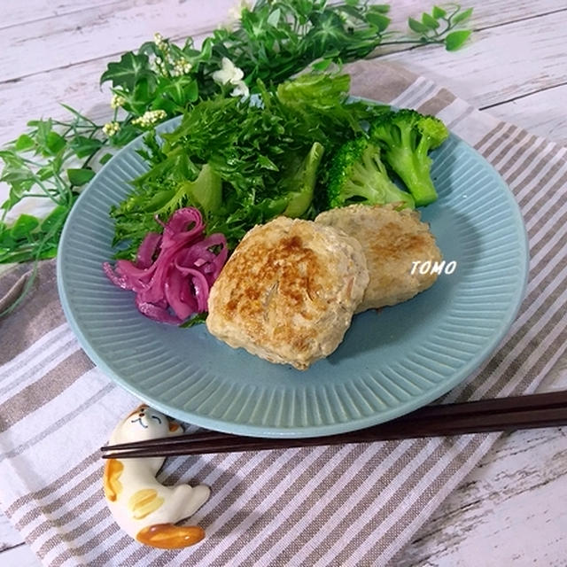 お豆腐とオートミールでふわふわ♪人参とごぼうのオートミール鶏つくね