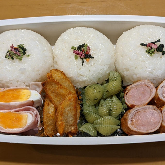 今日のお弁当　第1740号　〜ソーセージの肉巻きBBQソース〜