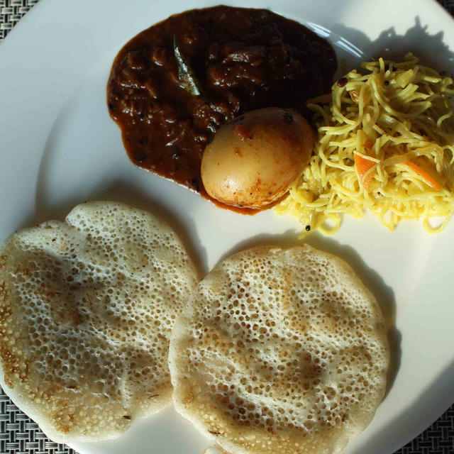 南インド、ケララならではのエッグ・ローストで朝食