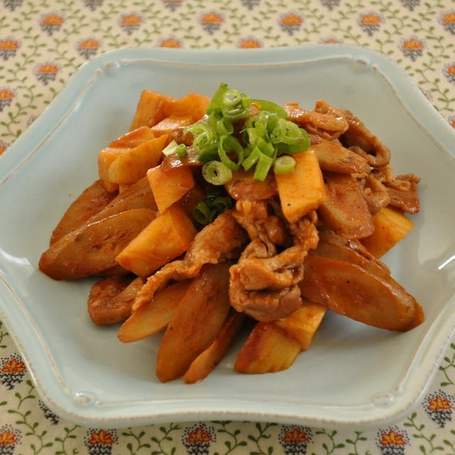 旬の野菜で自然と食費節約が叶う♡たけのこと豚肉のピリ辛炒め
