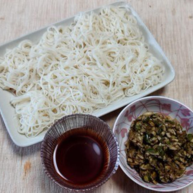 山形のだしを薬味にして、そうめん