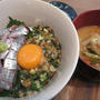 秋刀魚とネバネバ混ぜ混ぜ丼と鶏手羽のおでん風