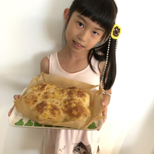 夏の旬のとうもろこしを使って「つぶつぶコーンパン」のつくれぽが届きました
