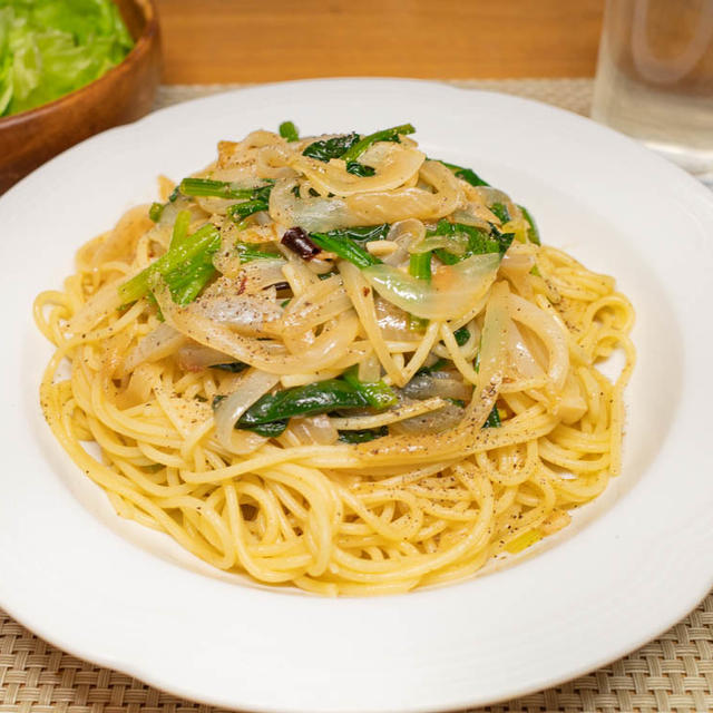 新玉ねぎとほうれん草のパスタ