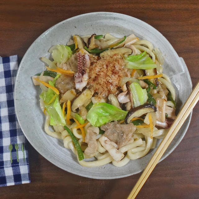 食材の旨み際立つ 激うま焼うどんの作り方