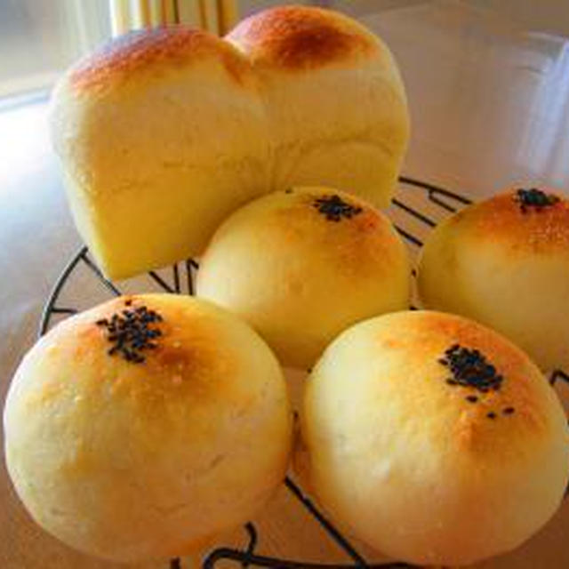 さつま芋が入ったあんぱん♪粒あんこｸﾘﾁの鯛焼きﾎｯﾄｻﾝﾄﾞ♪