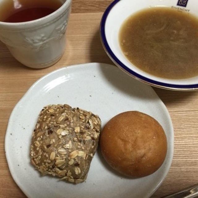 ○○さんと同い年の○○歳でーす→トレンディエンジェルの漫才のつかみなら良いね(^O^)