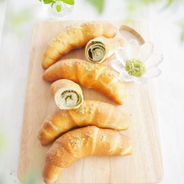 4月のパンメニュー（ザルツシュタンゲン　抹茶あんバター）。。。