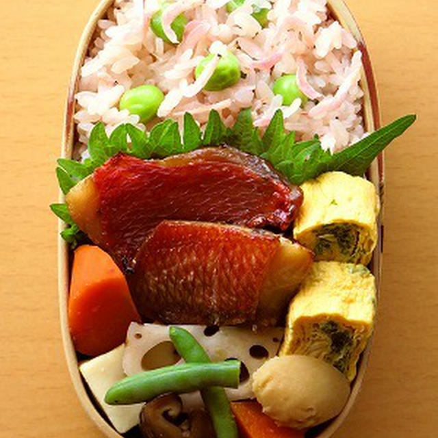 桜海老と青豆の炊き込みご飯