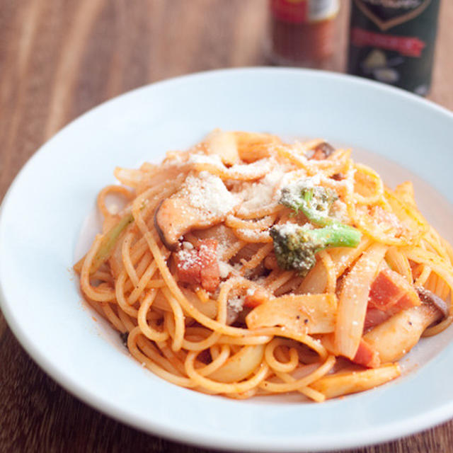 ナポリタン的なパスタ。と新しく買ったやつ。