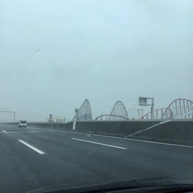 雨の中のドライブ