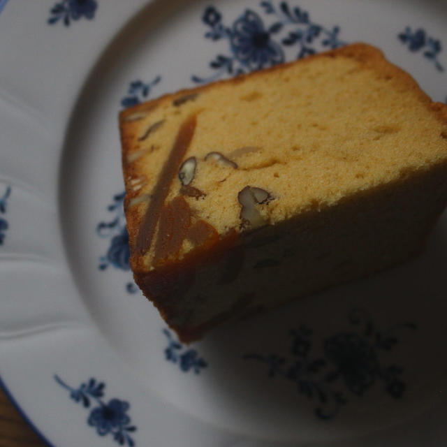 くるみとはっさくピールの片栗粉ケーキ