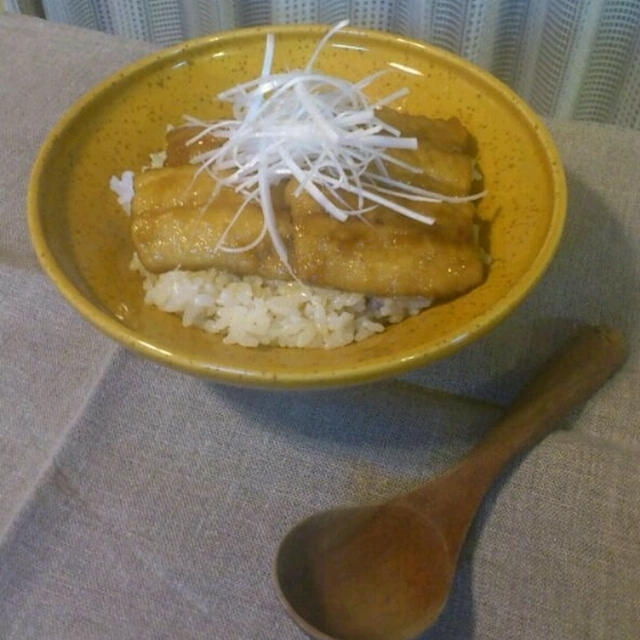 サンマの蒲焼き丼