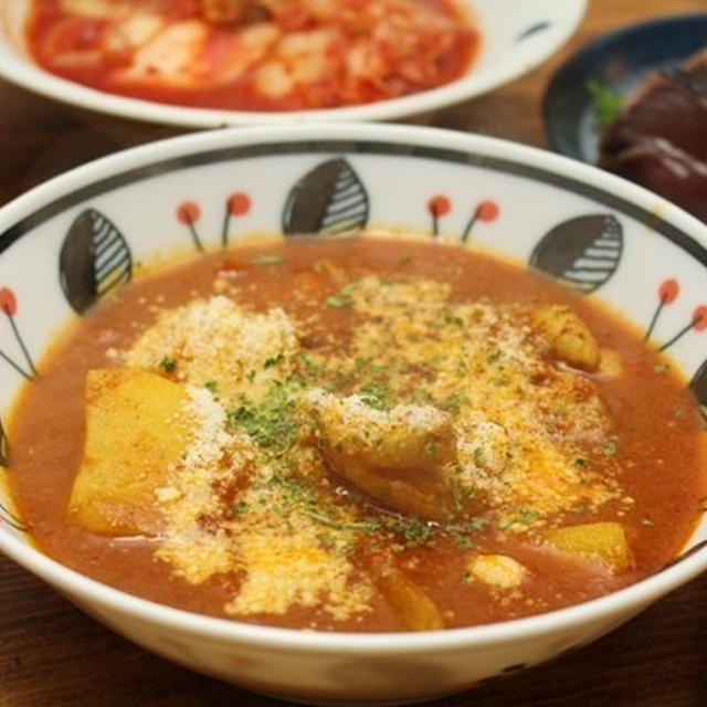 カレーは飲み物！濃厚トマトカレー