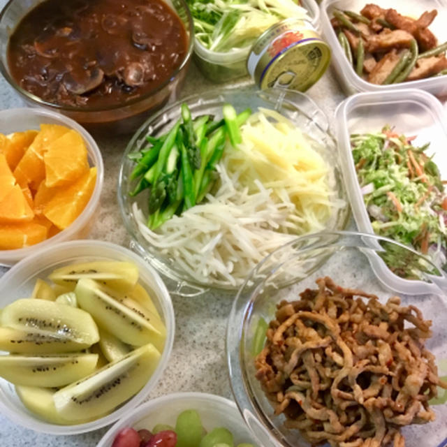 休日の夕食のストックはバラバラな夕食タイム用