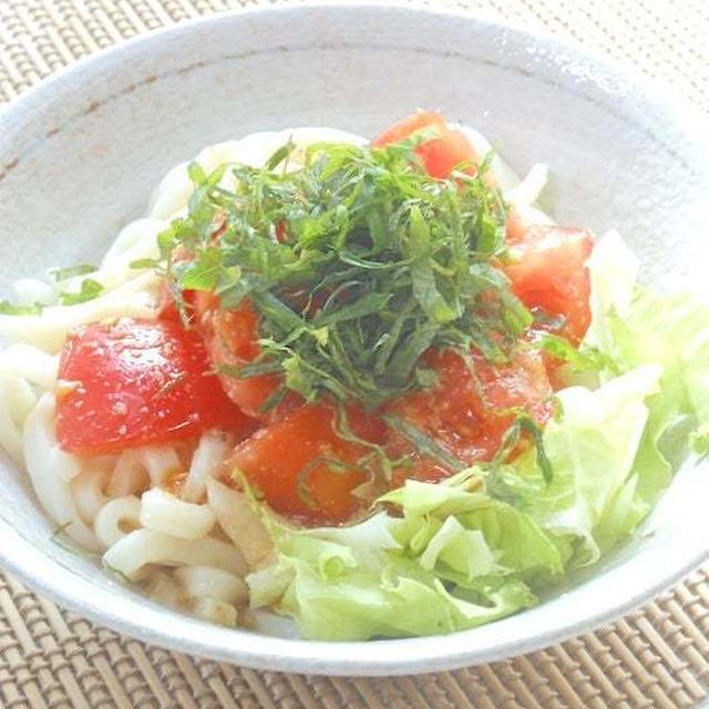 チョイ足しポン酢でサッパリ！トマトと大葉の爽やかサラダうどん。