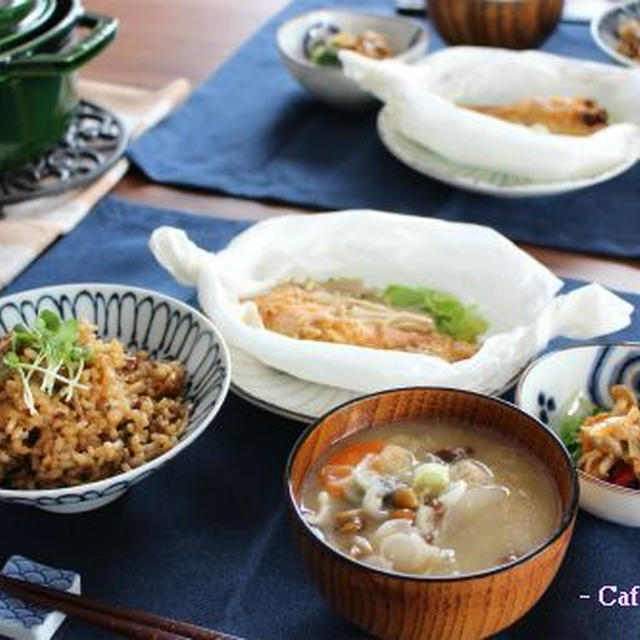 鮭の味噌マヨレンジ蒸し・特大なめこで炊き込みご飯とお味噌汁(卯の花リメイク♪)