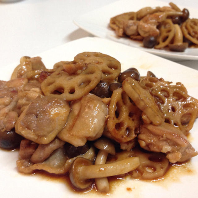 鶏肉としめじとレンコンの炒め物！