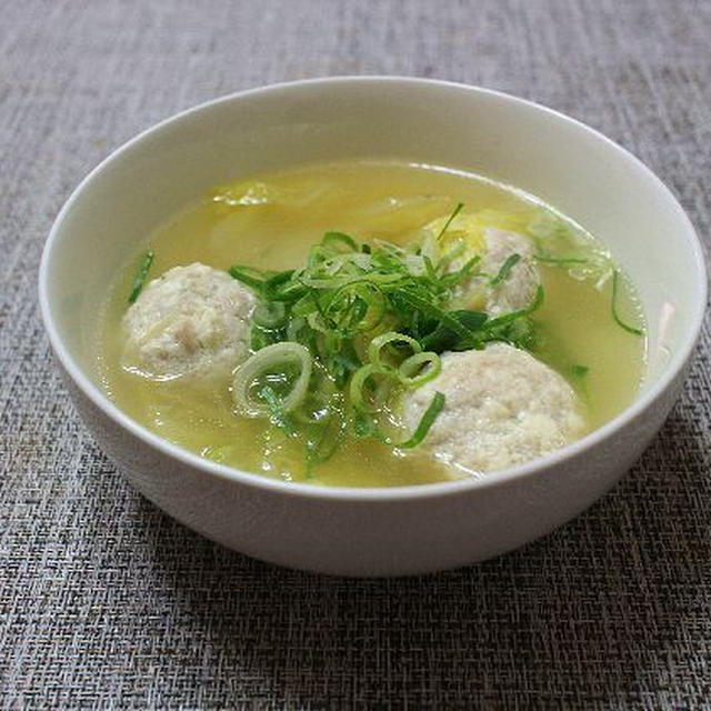 豆腐と鶏ミンチのだんごスープやコロコロ肉巻きミニトマト♪