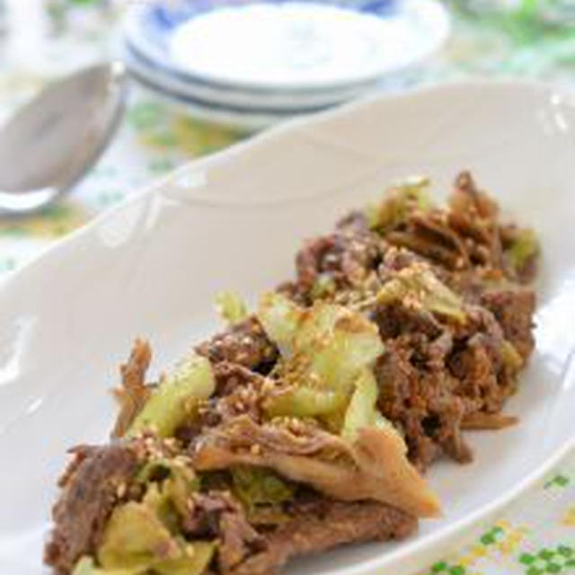 中華風☆牛肉とレタスの胡麻炒め✿