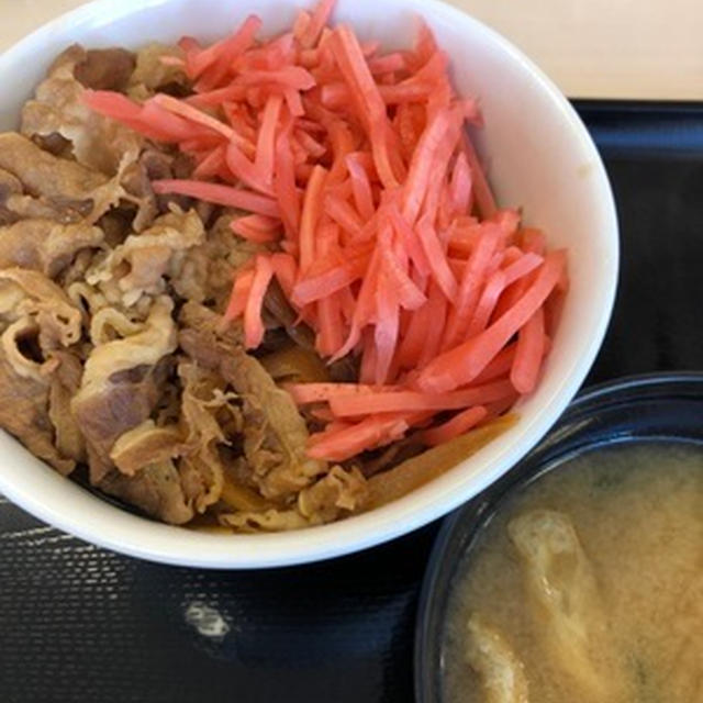 昼メシを食いそびれて松屋の牛丼