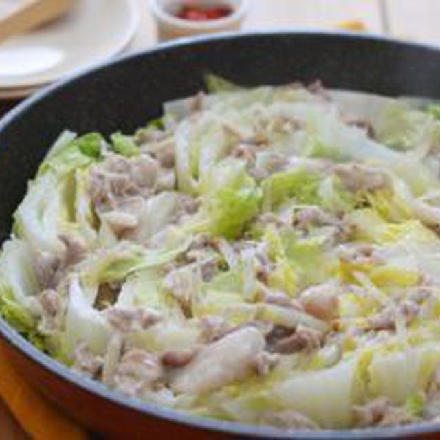 白菜と豚肉のフライパン蒸し　ナンプラー仕立て。（簡単＆ヘルシー）