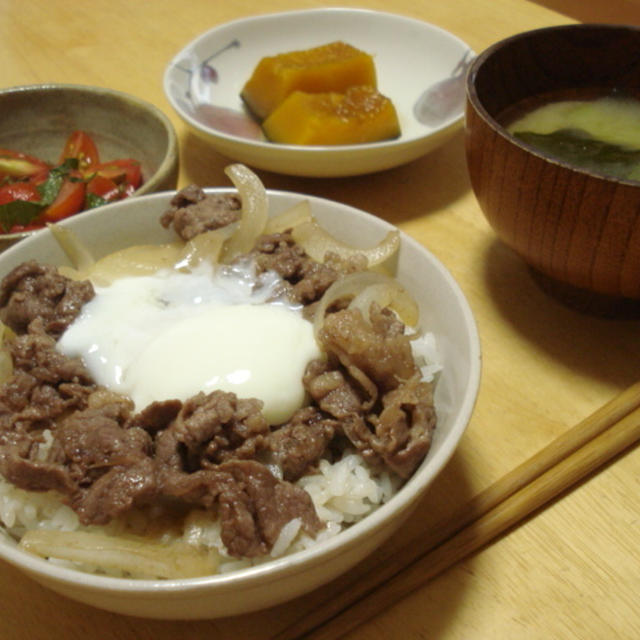 温玉のっけ牛丼。