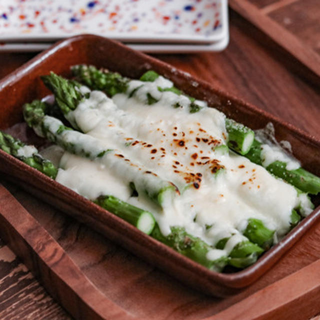 あと一品に迷わない！準備は3分♡アスパラのチーズ焼き♡