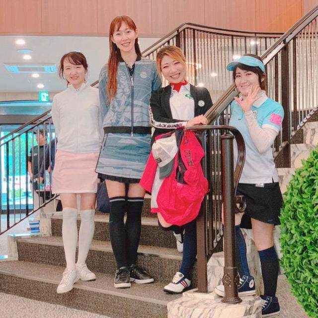 1年で300万円を8000万円にした株式投資家と同組でゴルフ：ショットガンスタートコンペ