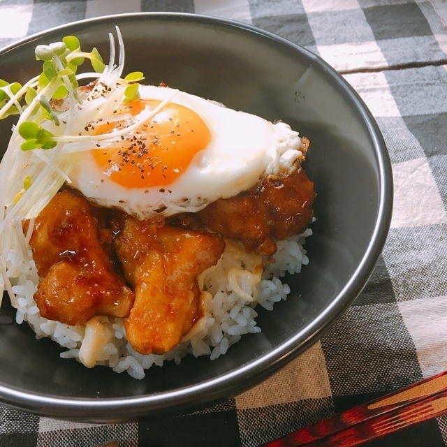 しっとりやわらか♡鶏むね肉の照り照り丼