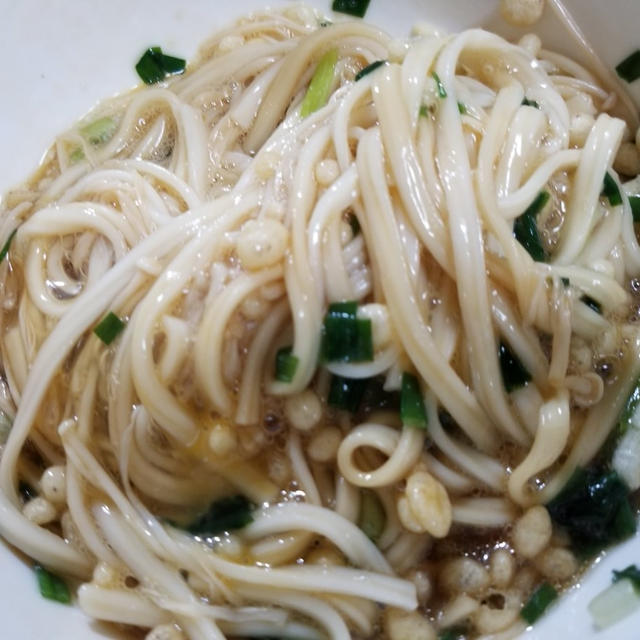 ハウス焦がしにんにく風味のかまたまうどん