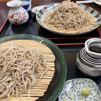 お昼はのんびり、二八蕎麦を美味しくいただきました♪