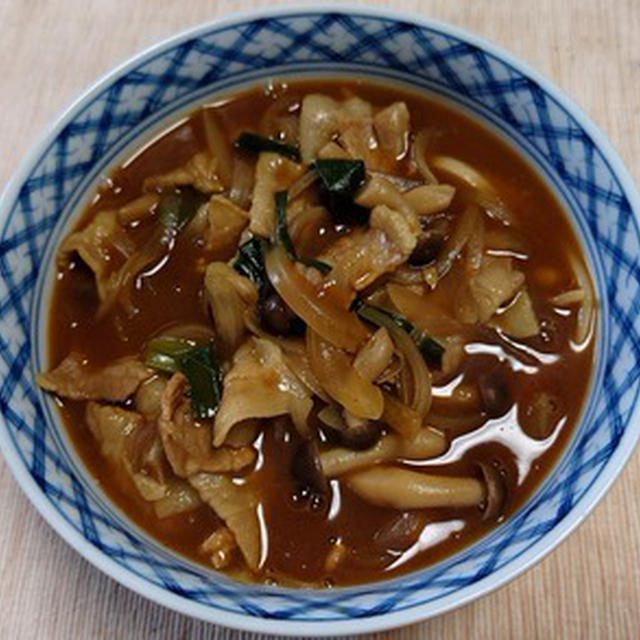 豚カレーうどんで昼ごはん